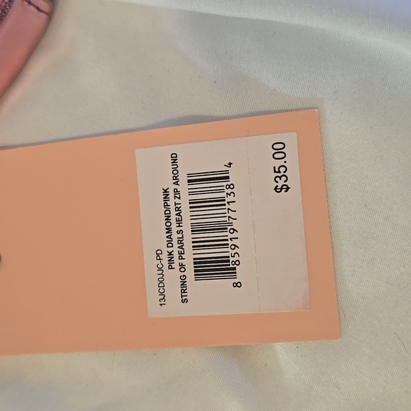 Juicy Couture Dreamin' of Juicy Cosmetic Bag With NWT JUICY WRISTLET And Goodies - Picture 7 of 9